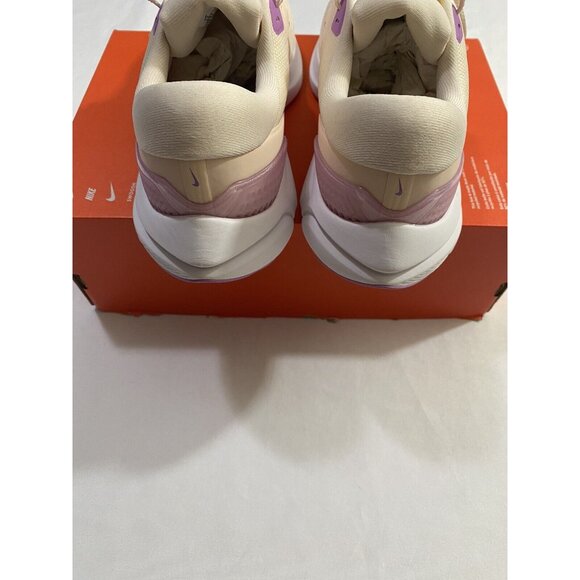 New Women’s Size 11 Guava Ice Nike Air Zoom Vomero 16 Running Shoes DA7698 800 - Picture 8 of 10